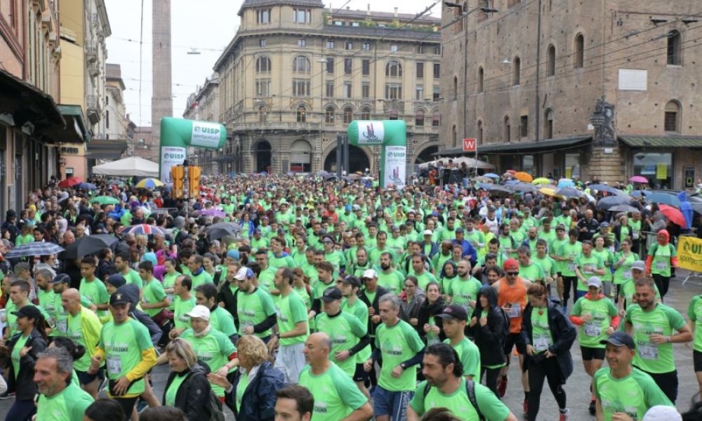 Aperte le iscrizioni alla 41° StraBologna, la camminata ludico motoria non competitiva di Uisp