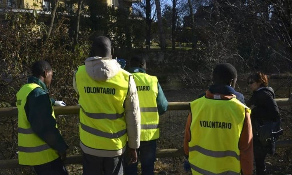 Richiedenti asilo, rinnovato il protocollo regionale per la promozione del volontariato